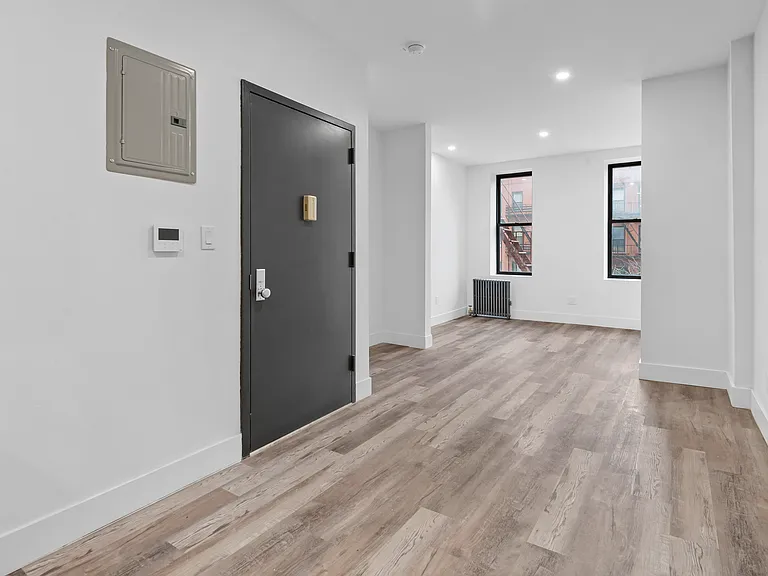 1571 3rd Ave #303 — Photo 3