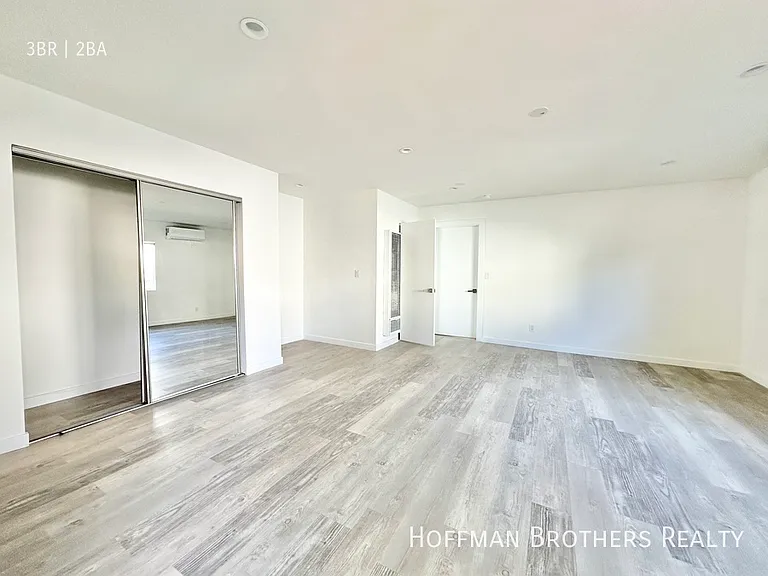 2429 W Avenue 33 — Photo 9