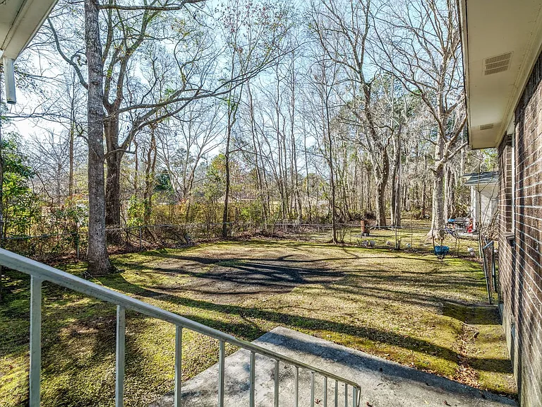 118 Roberta Dr — Photo 15