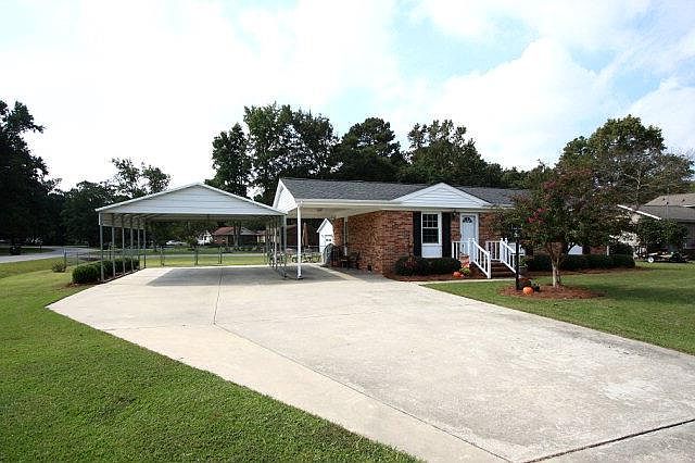 1st image of 200 Rose Dr