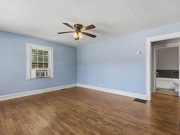 5th image of 21 Henderson St