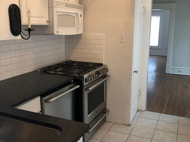 5602 Worth St — Photo 9