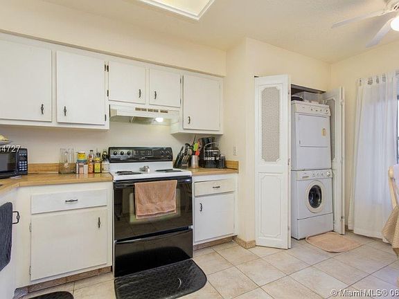 4th image of 4550 NE 18th Ave #605