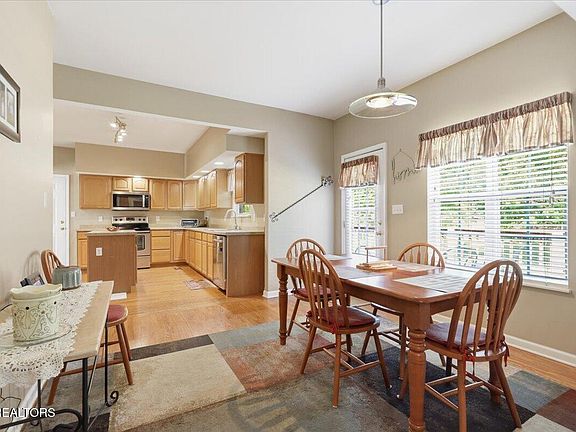 5th image of 1833 Southcliff Dr