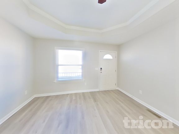 2nd image of 362 Park Ct N