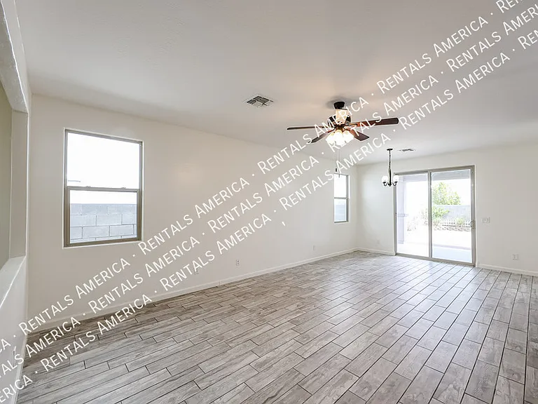 9820 W Sanna St — Photo 12