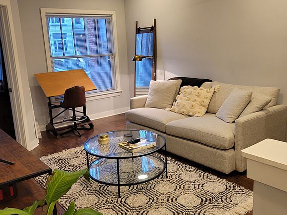 4th image of 852 W Newport Ave APT 2F