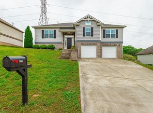 7665 Passport Dr, Ooltewah, TN 37363