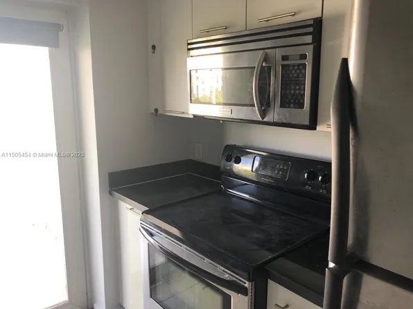 650 NE 64th St APT G503, Miami, FL 33138