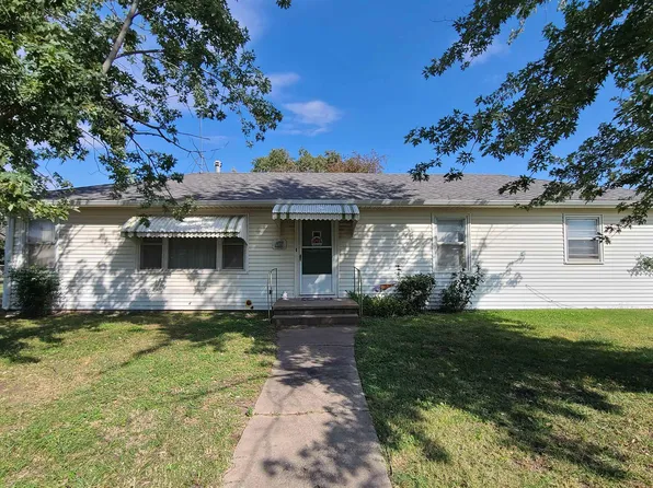 102 W Garfield Ave, Mayfield, KS 67103