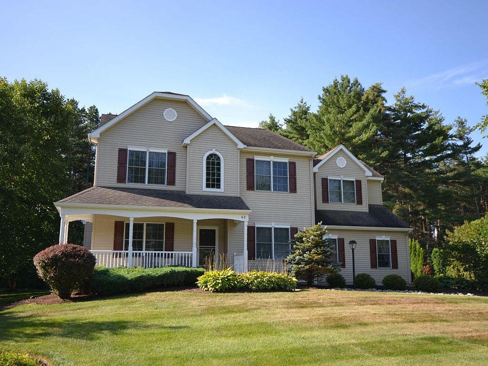 1st image of 62 Sarah Jen Dr