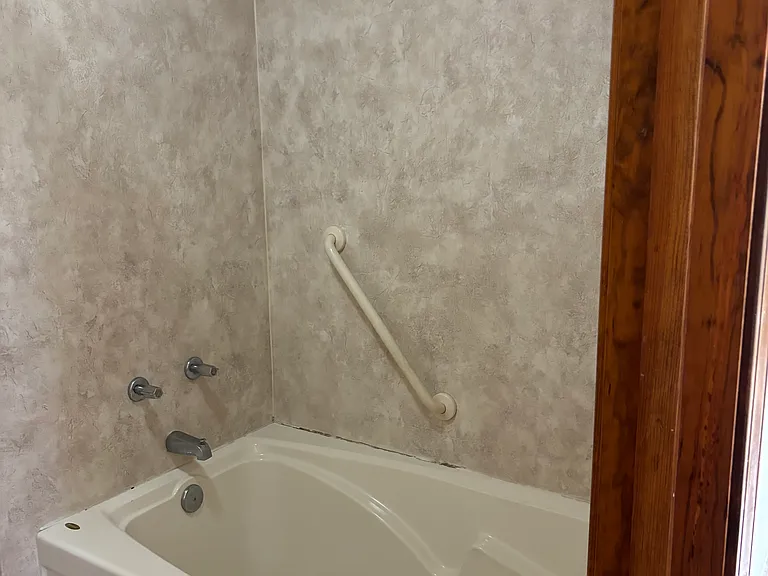 190 Ocean Dr #3B — Photo 4