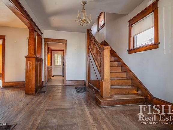 4th image of 1723 Almond St