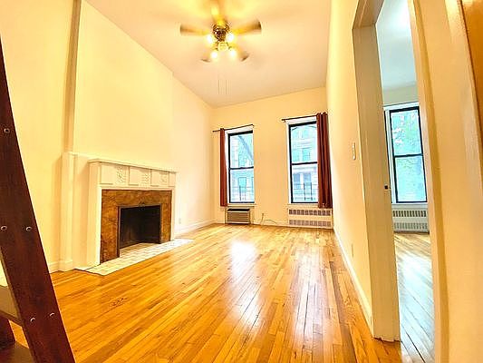 2nd image of 45 W 76th St #1A2