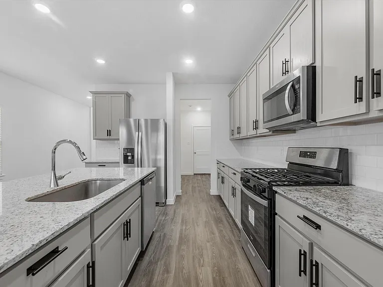 3914 Windy Whisper Dr — Photo 6