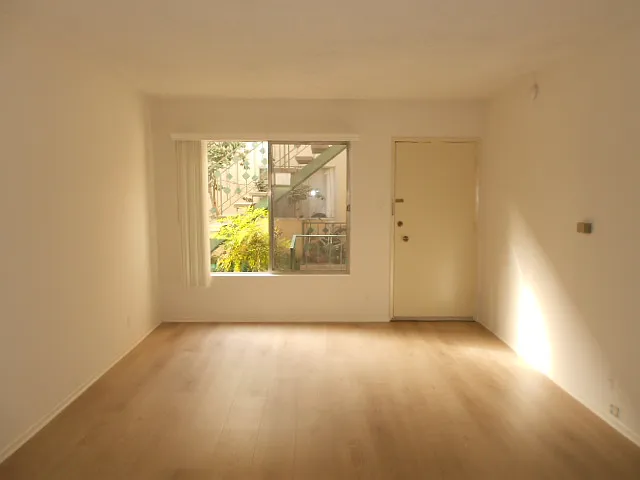 Building Photo - 3721 Midvale Ave #5