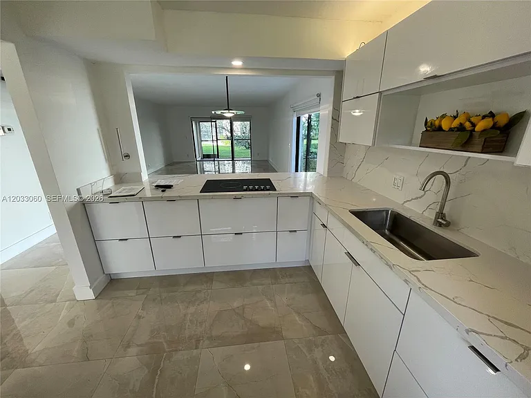 409 Lakeview Dr #104 — Photo 13