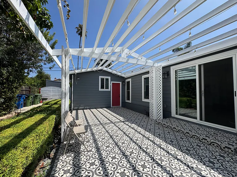 18320 Ingomar St — Photo 29