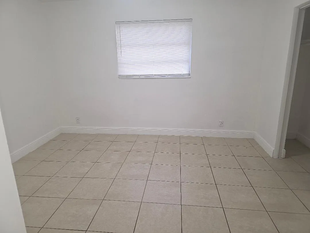 1 bed, 1.0 bath, 2424 sqft, $1,700 — Photo 4