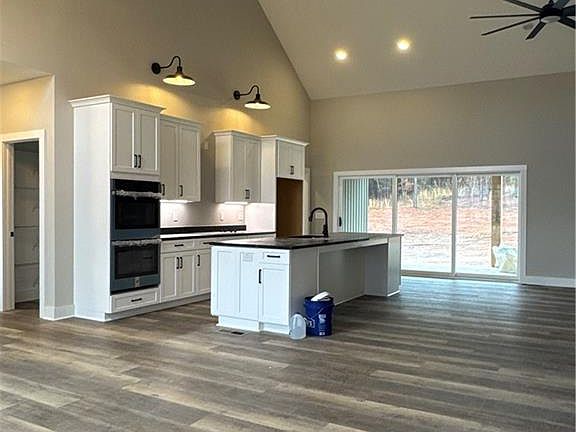 5th image of 1314 Riverside Dr