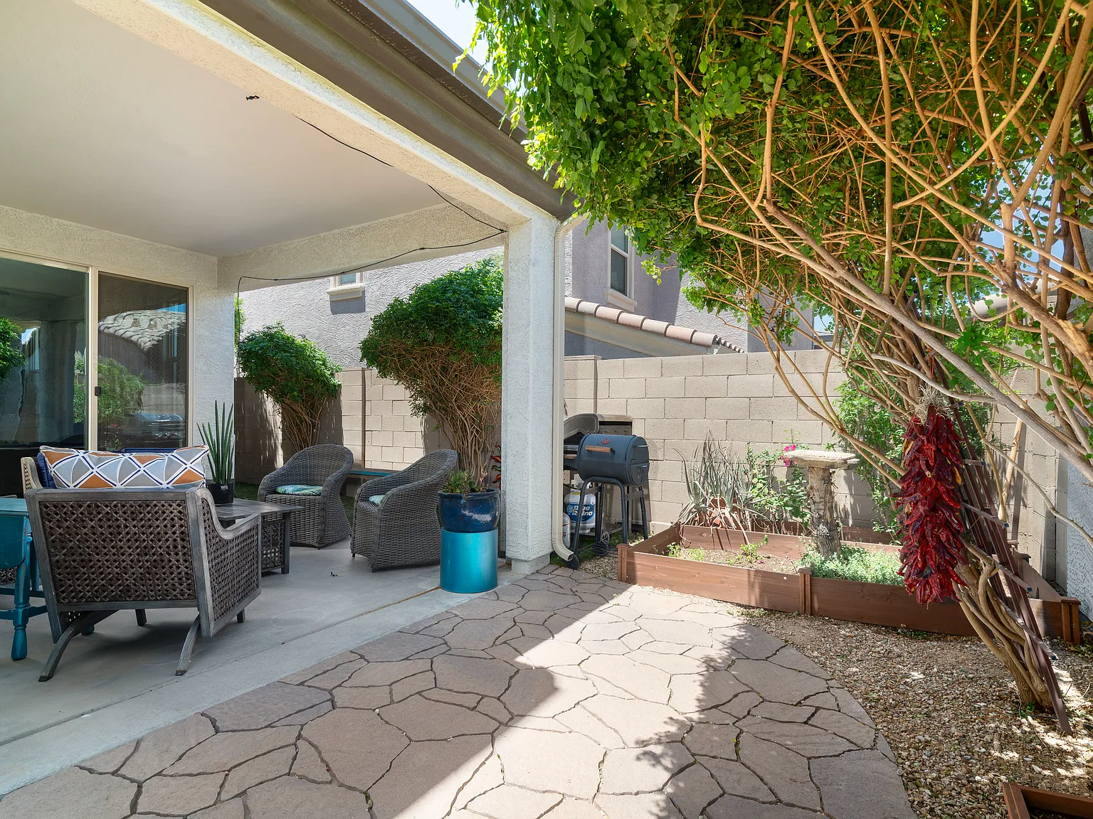 3 bed, 2315 sqft, $4,000 — Photo 4
