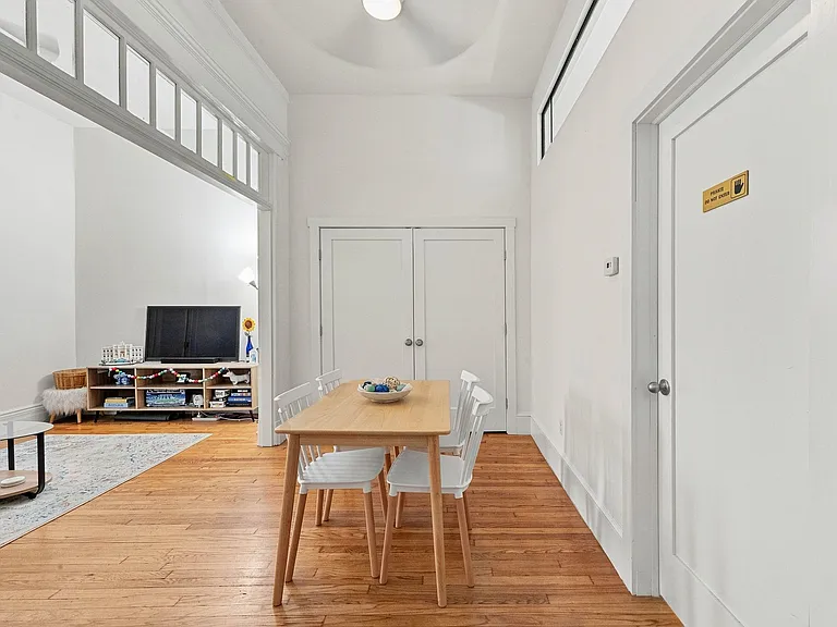 1017 Park Ave #1 — Photo 4