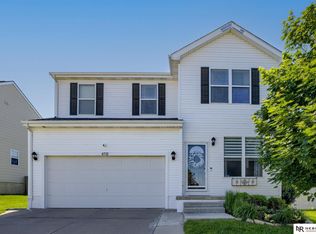 8713 S 164th St, Omaha, NE 68136