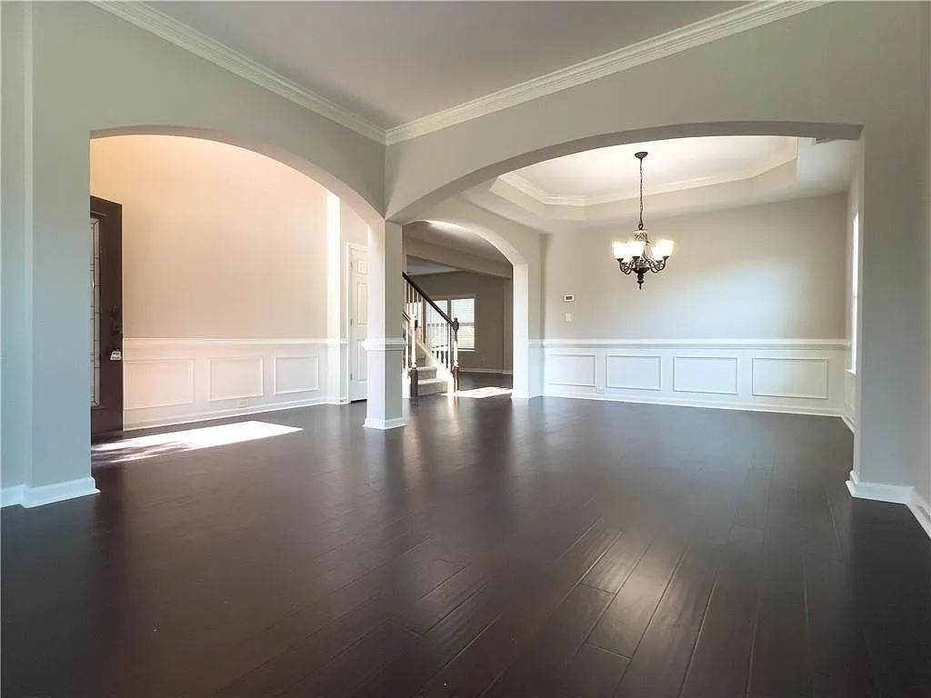 4 bed, 2.5 bath, 2622 sqft, $3,000 — Photo 3