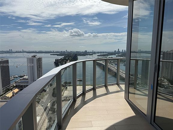 2nd image of 1400 Biscayne Blvd #3506