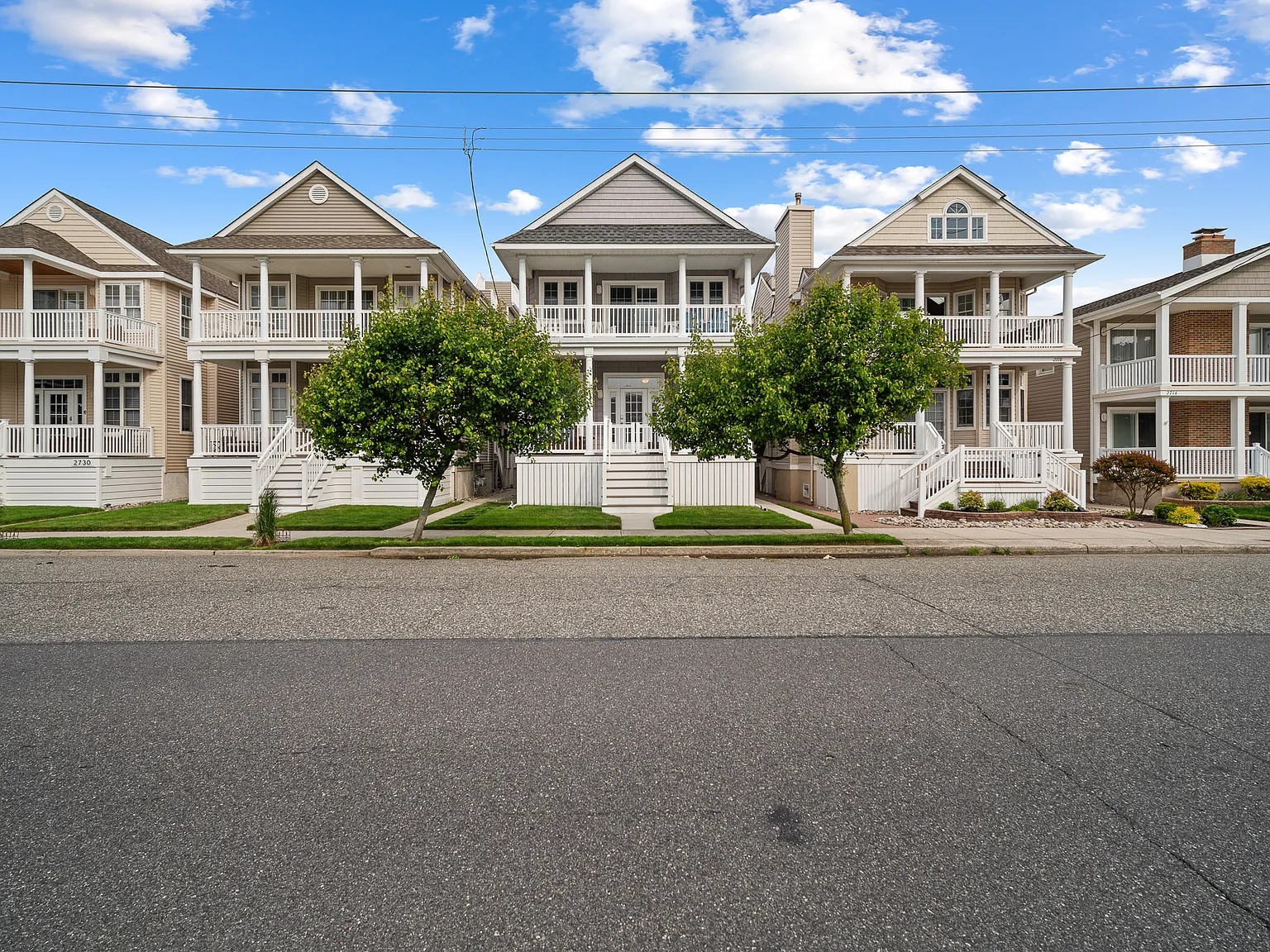 3 bed, $2,000 — Photo 1
