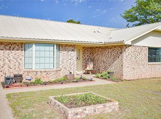 11851 N 1860th Rd, Sayre, OK 73662