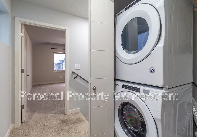 3544 NE 61st Way — Photo 7