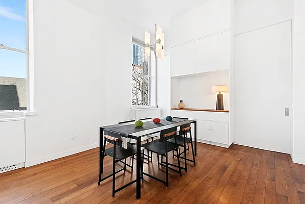 Sold by The SIMPLE Real Estate Co | media 3