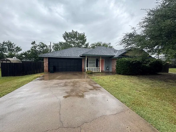 705 Plum St, Joshua, TX 76058