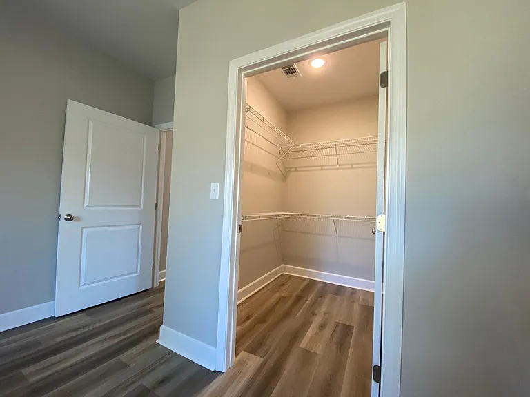 Master Walk In Closet