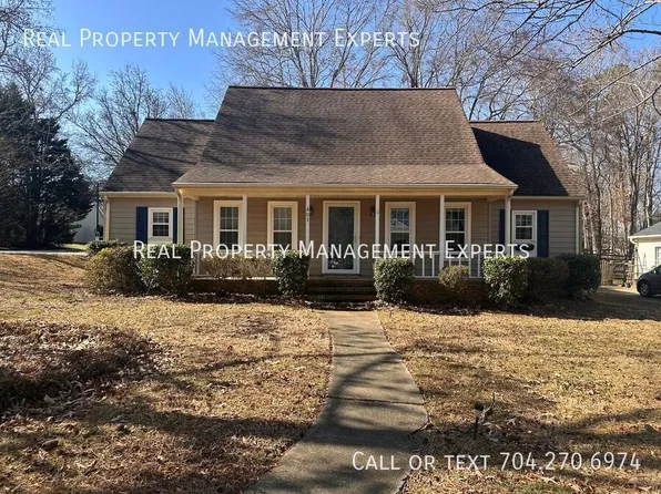 401 Sunnywood Ln, Charlotte, NC 28270