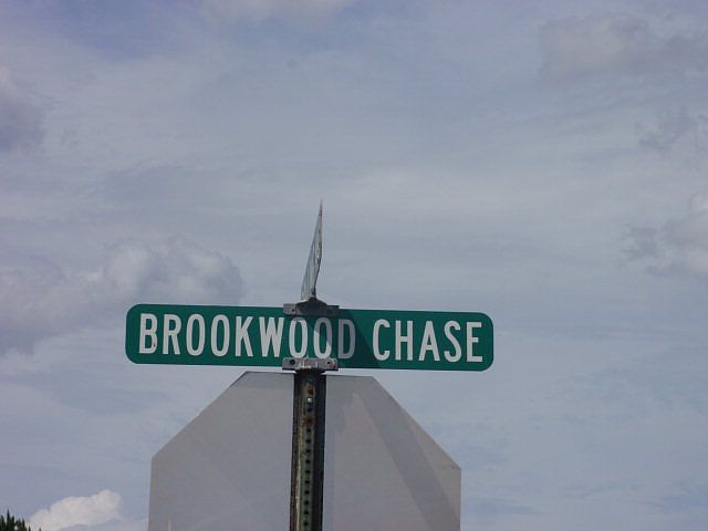 2nd image of 328 Brookwood Chase