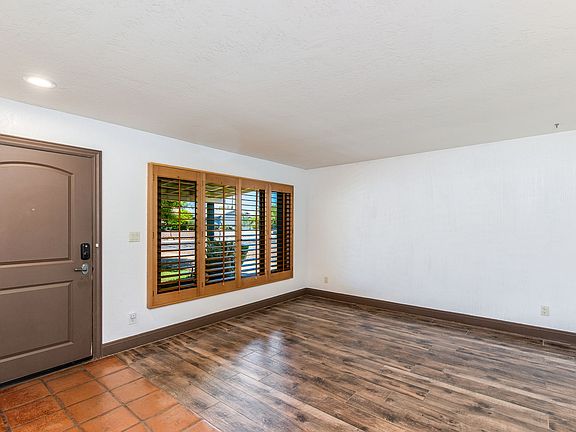 4th image of 2429 E Dahlia Dr