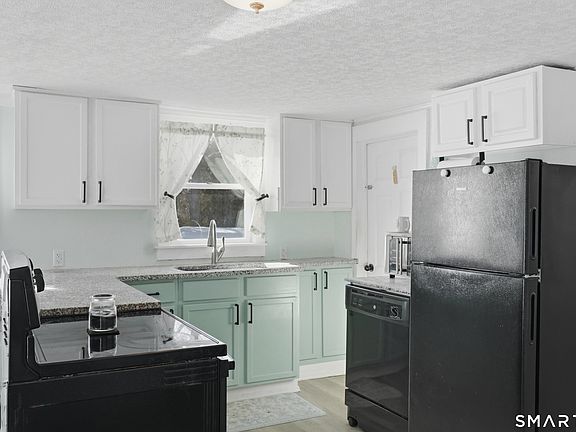 4th image of 74 Riverside Drive