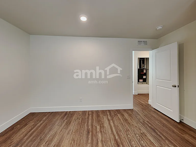 21382 S 231st St — Photo 14