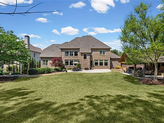 3rd image of 5664 Brendlynn Dr