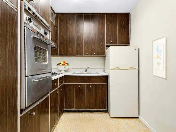 111-20 73rd Avenue image 9 of 22