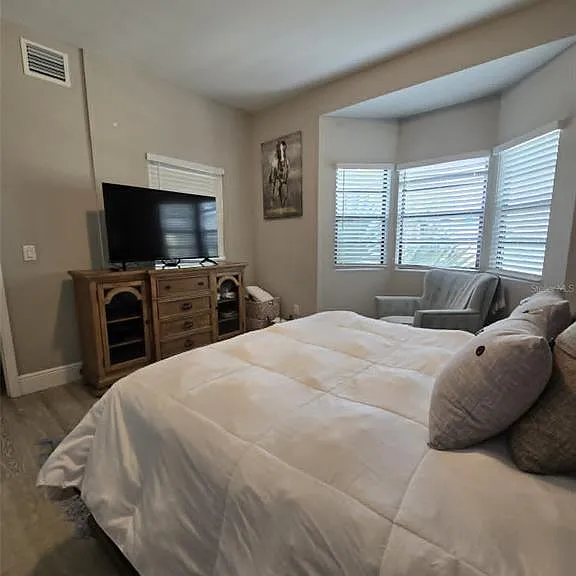 244 Lexington Dr — Photo 17
