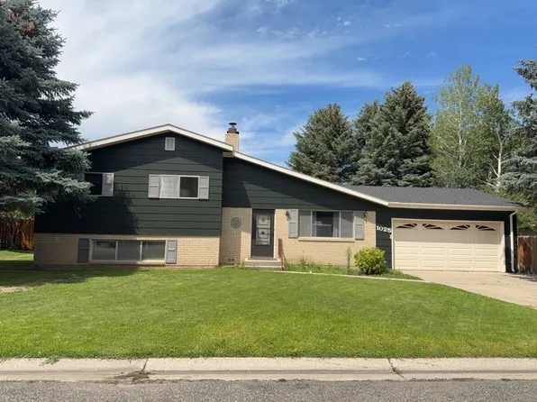 1025 Aspen Dr, Cody, WY 82414