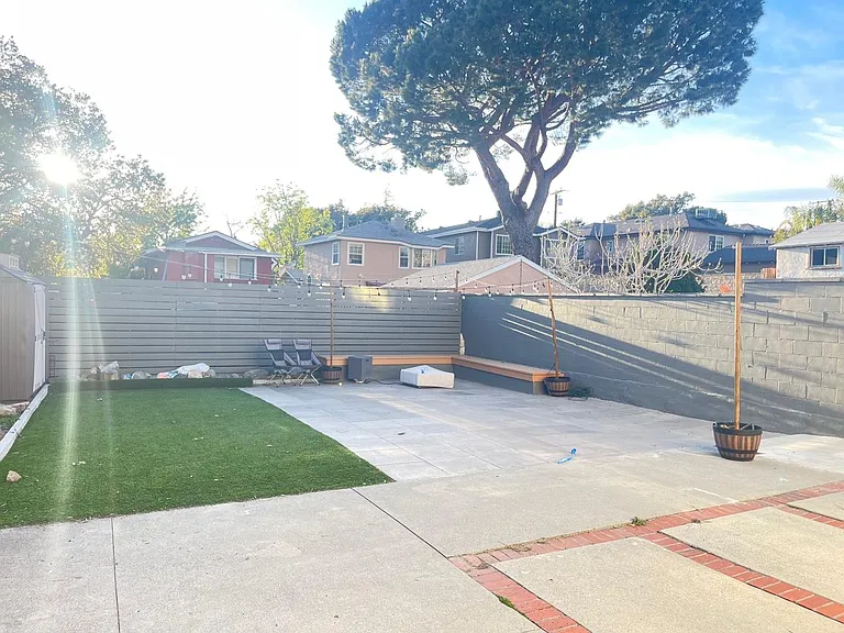 4629 1/2 La Crescenta Ave — Photo 9