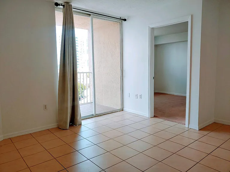 102 SW 6th Ave #610 — Photo 21