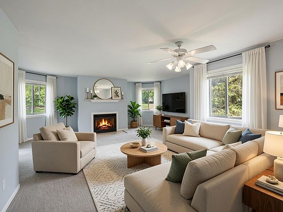 4th image of 2880 Torrey Pine Ln APT 1H