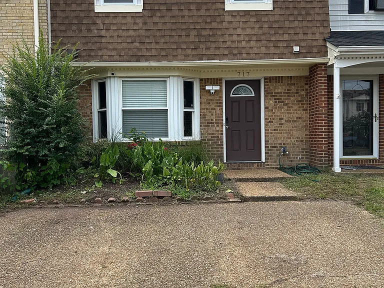 717 Westminster Ln — Photo 39