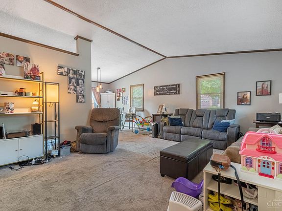5th image of 231 Heather Way