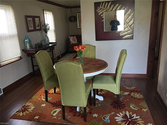 3rd image of 30068 Phillips Ave